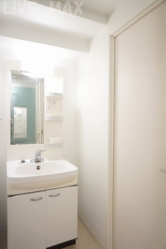 物件内観写真11　(忙しい朝に嬉しい独立洗面台☆)