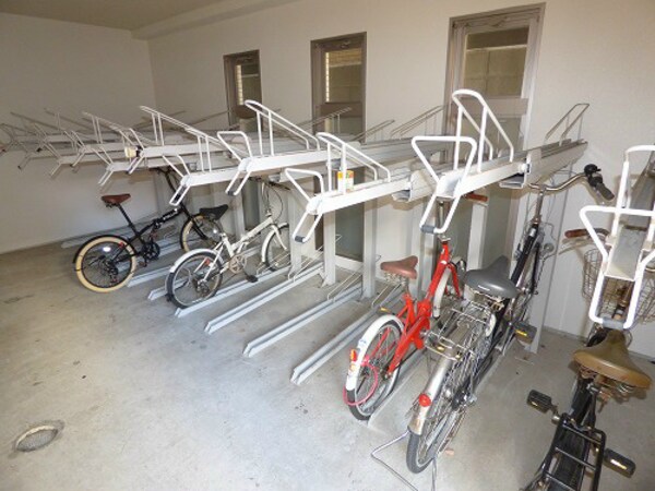 建物設備(駐輪場)
