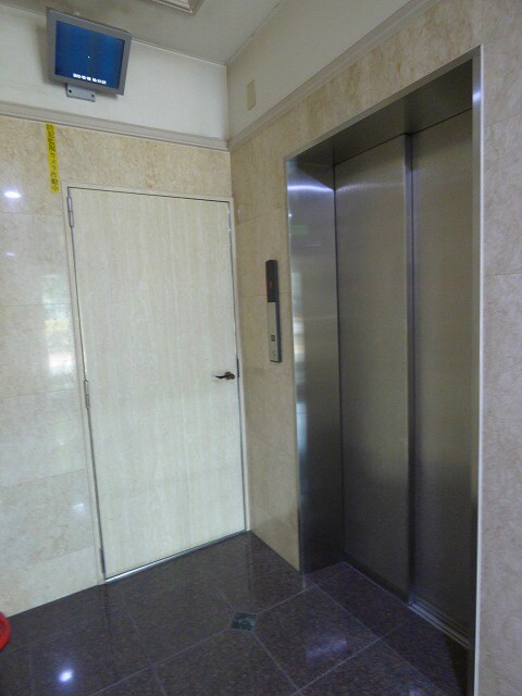 物件外観写真3　(エレベーター☆)