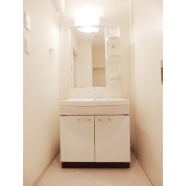 洗面・脱衣所(シャンプードレッサー)