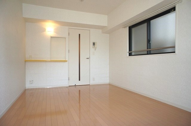 物件内観写真4　(※写真と異なる場合現状優先)