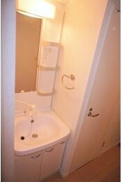 物件内観写真9　(洗面脱衣所付き)