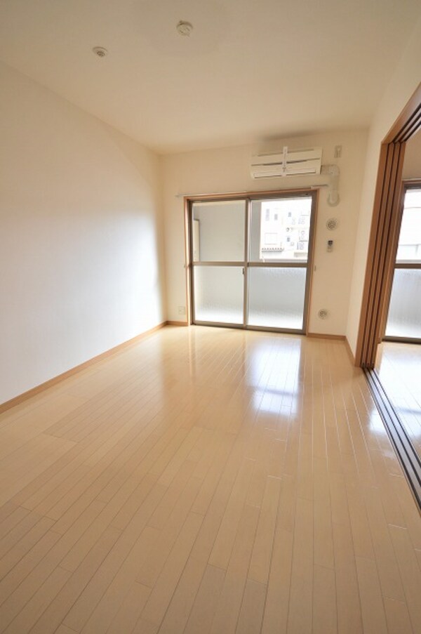 居室(※写真と異なる場合は現状優先。)