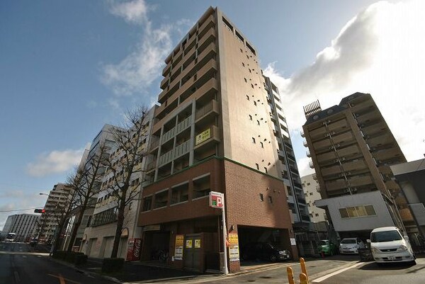 外観(重厚感のあるマンション)