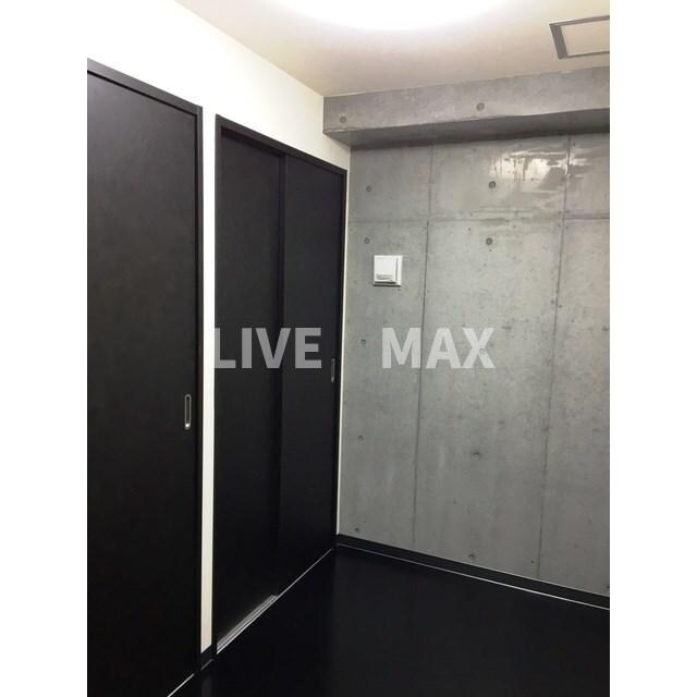 物件内観写真12　(サービスルーム)