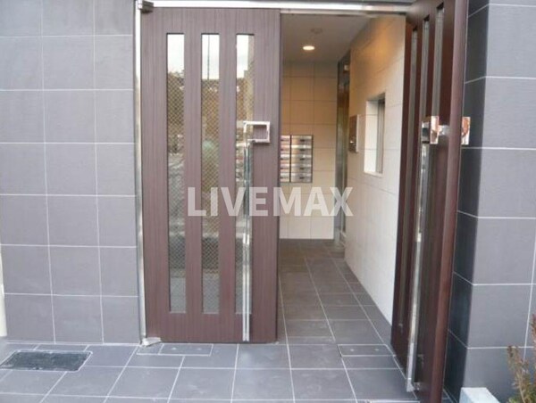 エントランス(門前仲町駅徒歩3分の築浅物件！ペットと住める物件です！)