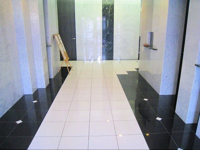 物件外観写真2　(ロビー)