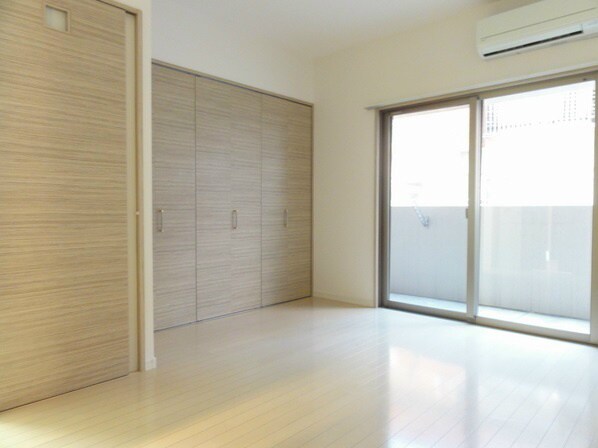 物件内観写真10　(※別号室写真)