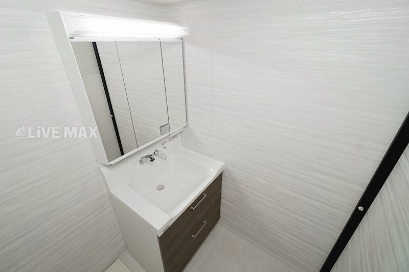 物件内観写真8　(※別号室参考写真)