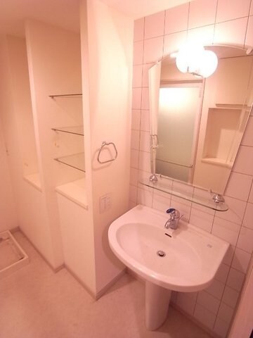 物件内観写真13　(※別号室参考写真)