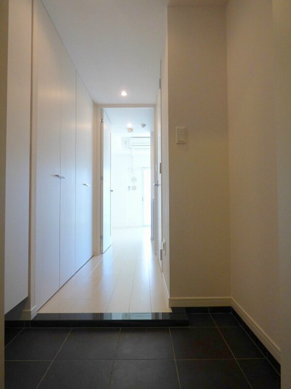 玄関(※写真と異なる場合現状優先。)