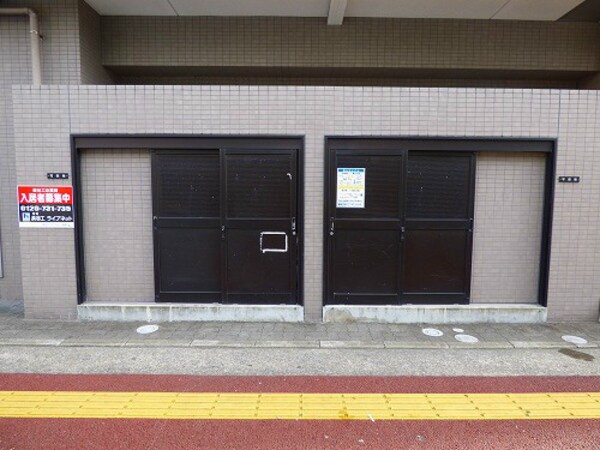 エントランス(専用ゴミスペース)