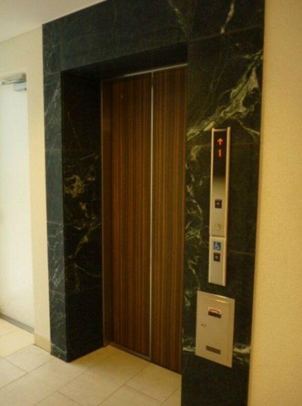 エントランス(◆『新富町』駅徒歩2分・『築地』駅徒歩5分◆銀座まで徒歩圏内)