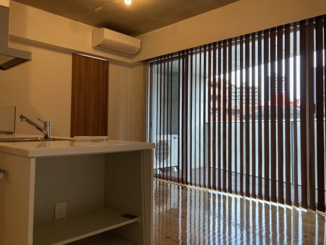 物件内観写真2　(明るい室内)