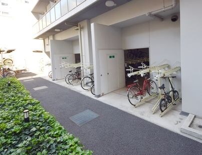 物件外観写真4　(駐輪場)