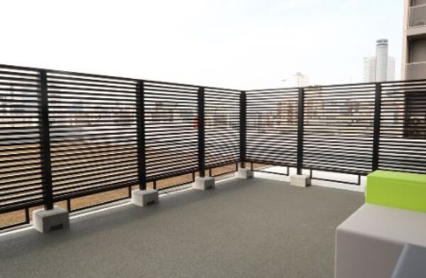 庭(屋上テラス)