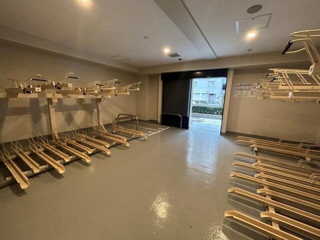 物件外観写真4　(駐輪場)