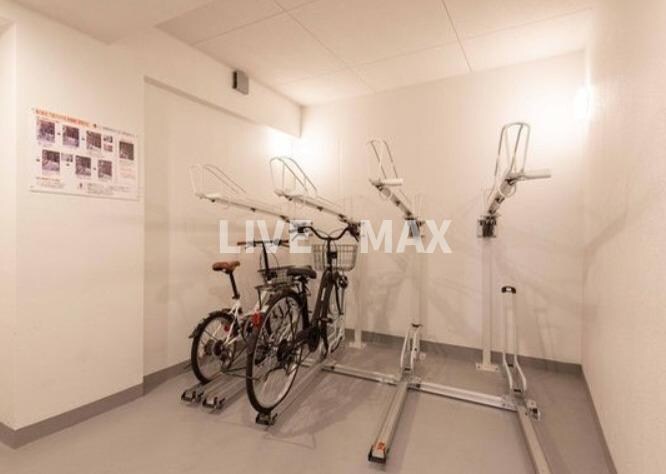 物件外観写真4　(駐輪場)