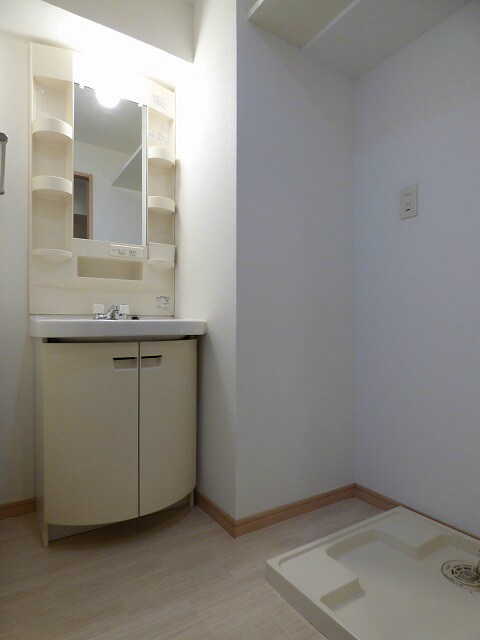 物件内観写真11　(忙しい朝にも便利な独立洗面台★※写真と異なる場合は現状優先)