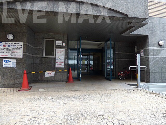 物件外観写真2　(素敵なエントランス)