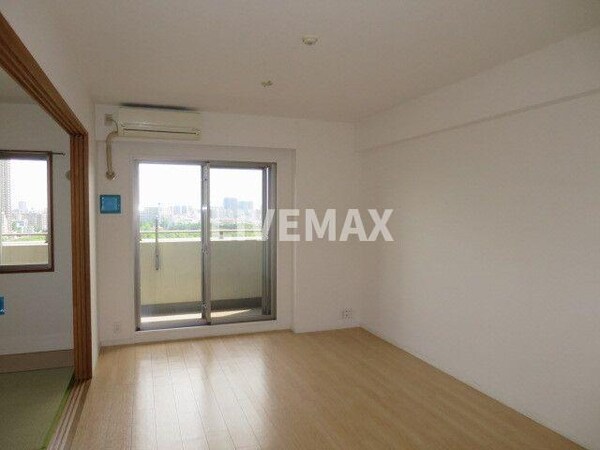 洋室(広々とした洋室です)