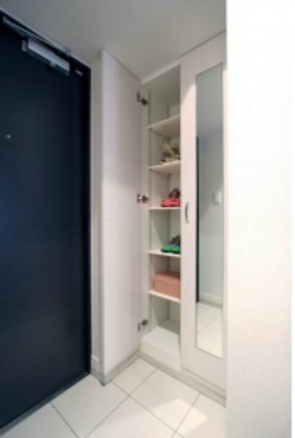 玄関(※写真と異なる場合は現状優先。)