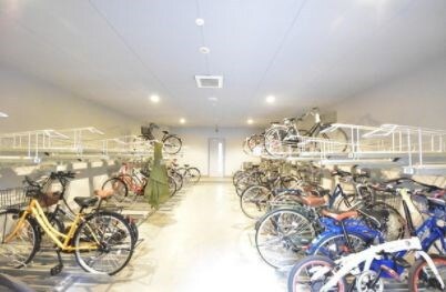 物件外観写真4　(駐輪場)