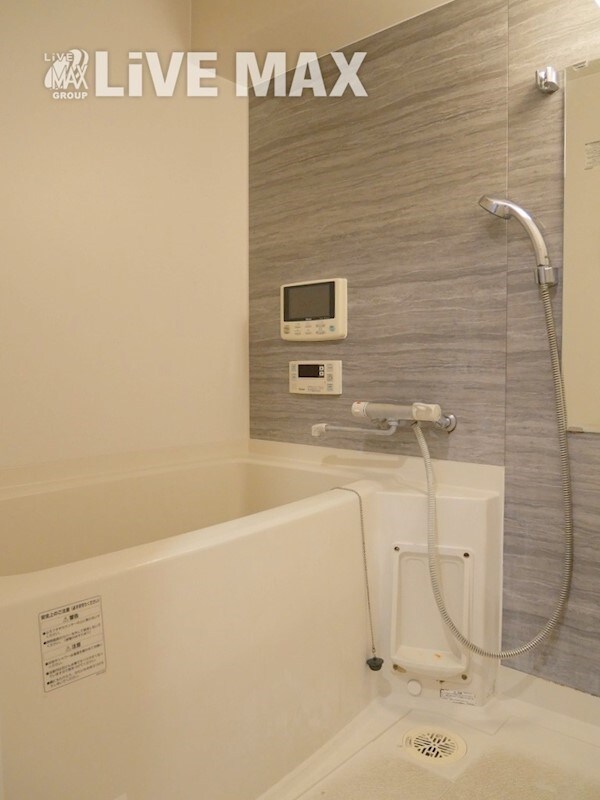 物件内観写真9　(水回りも清潔感がございます)