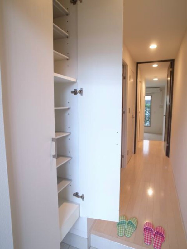 玄関(※写真と異なる場合は現状優先。)