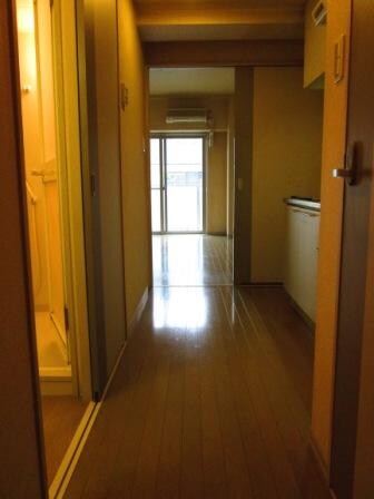 物件内観写真7　(廊下)
