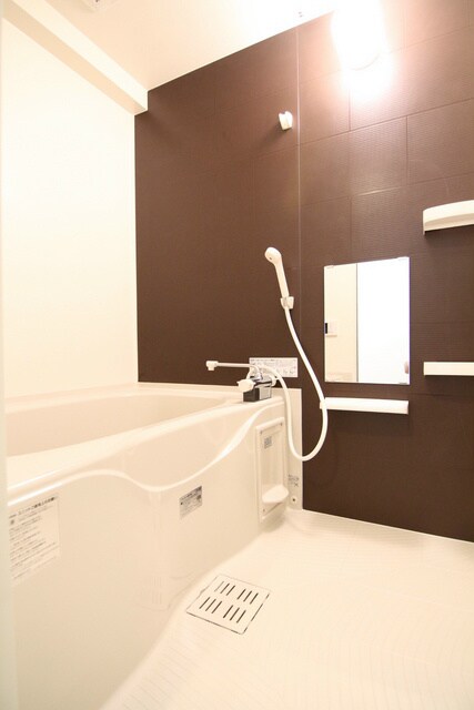 物件内観写真10　(ゆったりしたお風呂！)