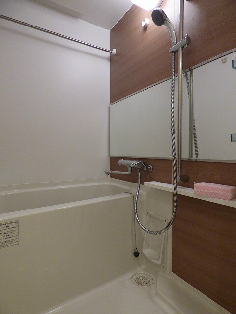 物件内観写真9　(清潔感のあるお風呂)