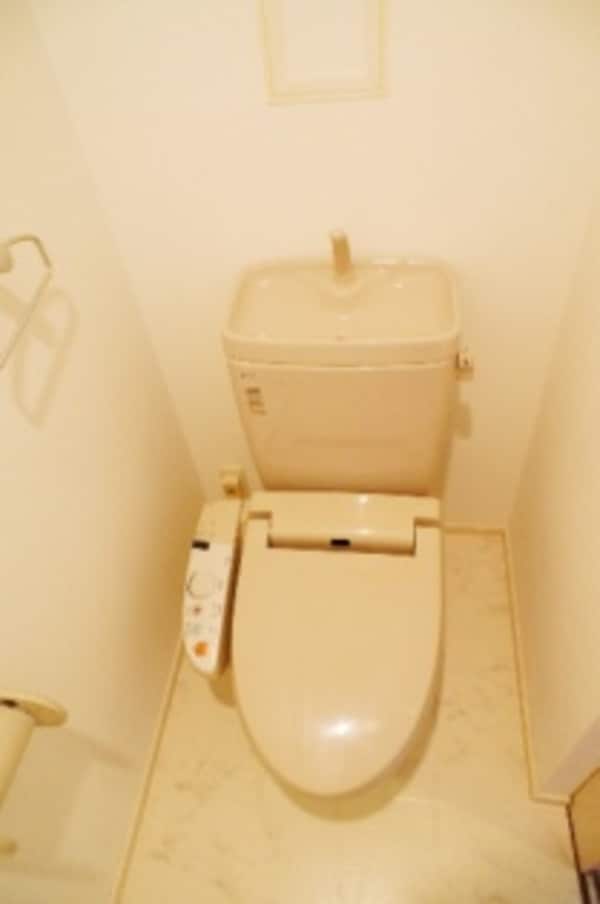 トイレ(嬉しいウォシュレット付きトイレ☆)