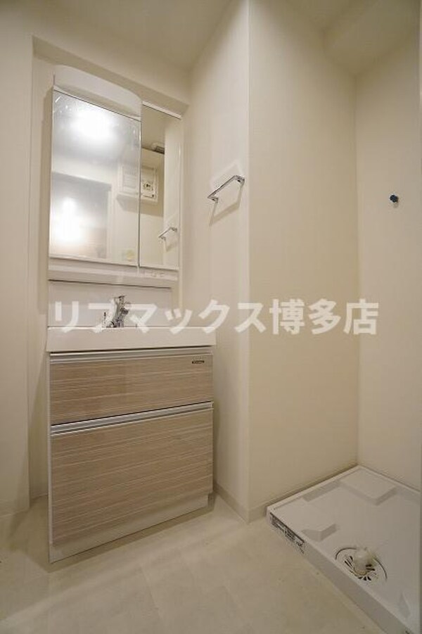 独立洗面台