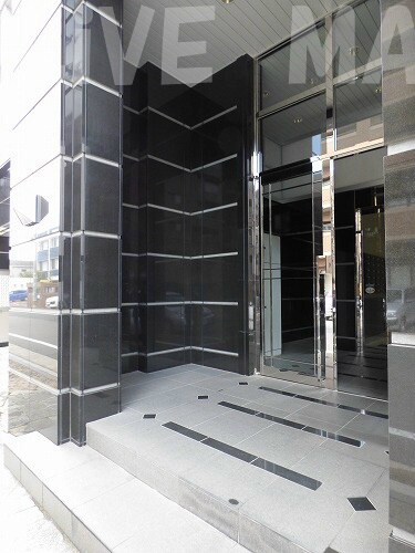 物件外観写真4　(共用廊下部分です。)