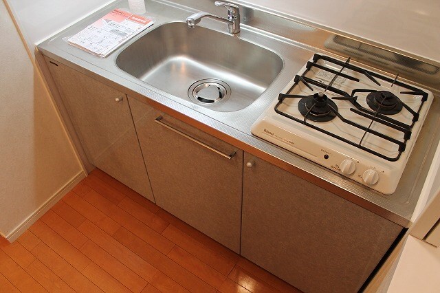 物件内観写真8　(システムキッチン（ガス２口）)