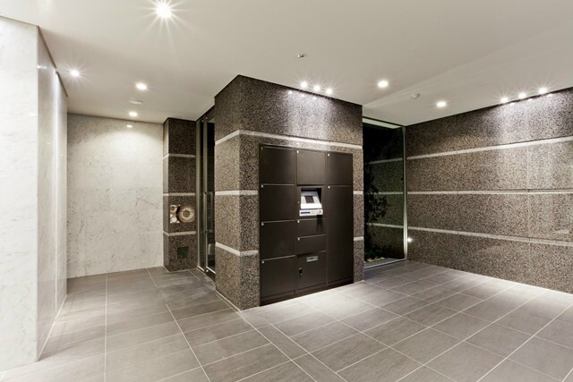 物件外観写真4　(宅配ボックス付きでお荷物の受取もいつでも可能です！)