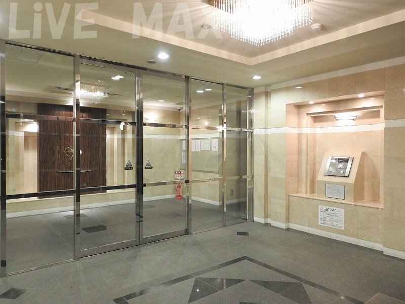 物件外観写真2　(エントランスです)