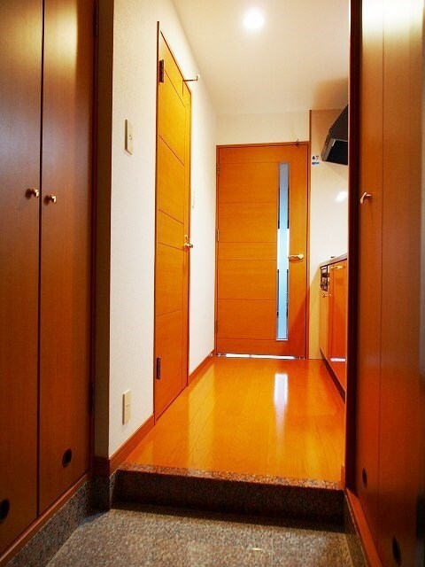 物件内観写真2　(エントランス)