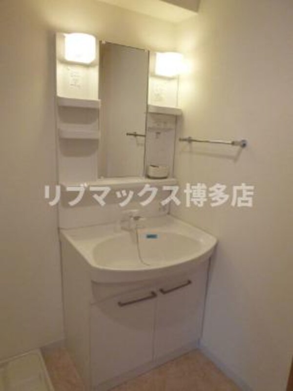 洗面・脱衣所(シャンプードレッサー)