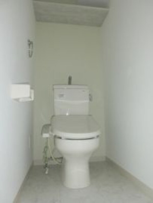 トイレ(ウォシュレット付き)