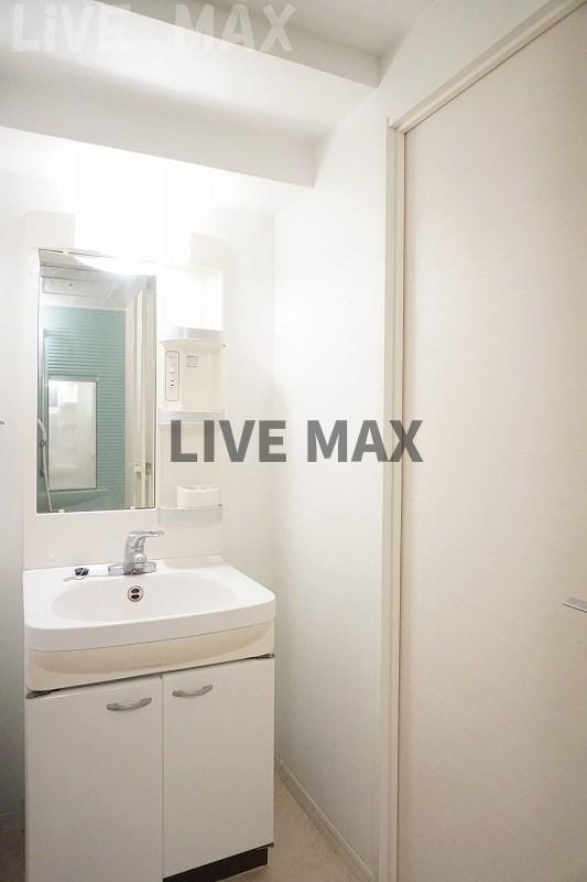 物件内観写真11　(忙しい朝に嬉しい独立洗面台☆)