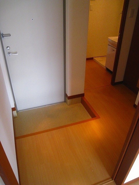 物件内観写真3　(※別号室参考写真)