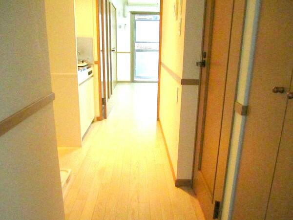 玄関(※別号室参考写真)