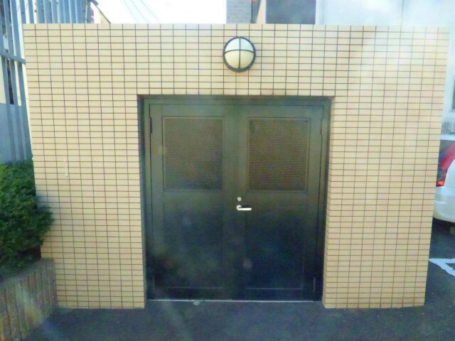 物件外観写真3　(専用ゴミスペース)