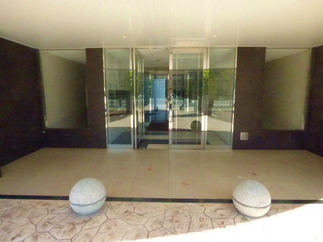 物件外観写真4　(エントランス)