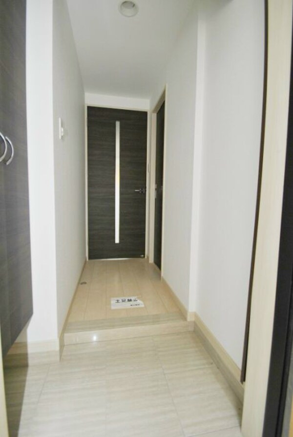 玄関(※写真と異なる場合現状優先。)