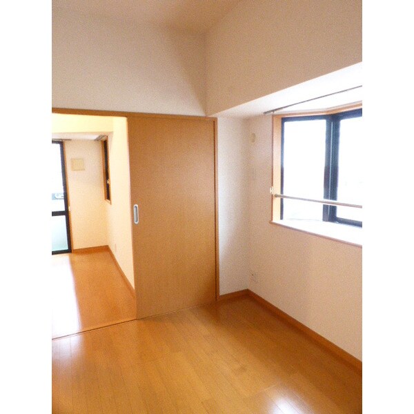 物件内観写真5　(洋室)