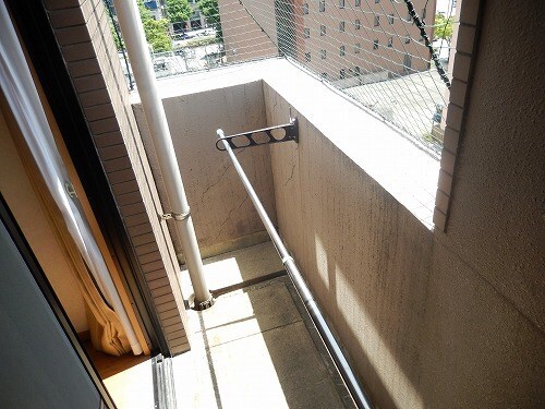 物件内観写真8　(ゆとりのあるベランダ☆)