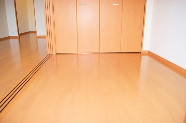寝室(落ち着いて過ごせるお部屋なので、寝室にいかがでしょうか)